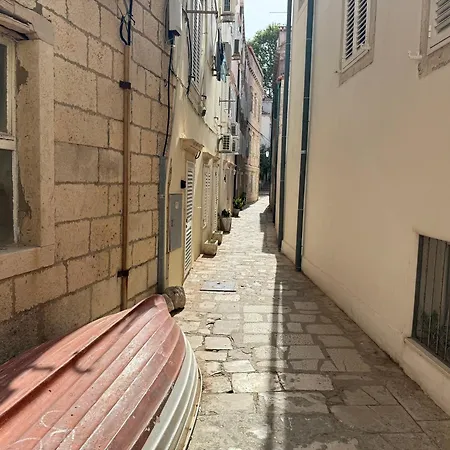 Old By The Sea, Jazz *