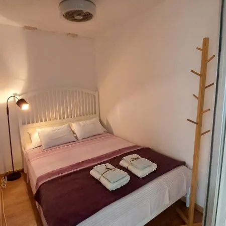 Old By The Sea, Jazz Daire Dubrovnik