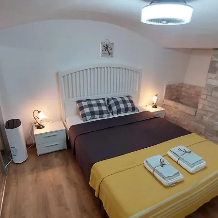 Old By The Sea, Jazz 두브로브니크