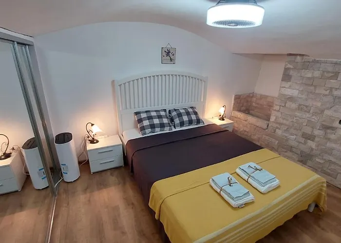 Old By The Sea, Jazz Дубровник