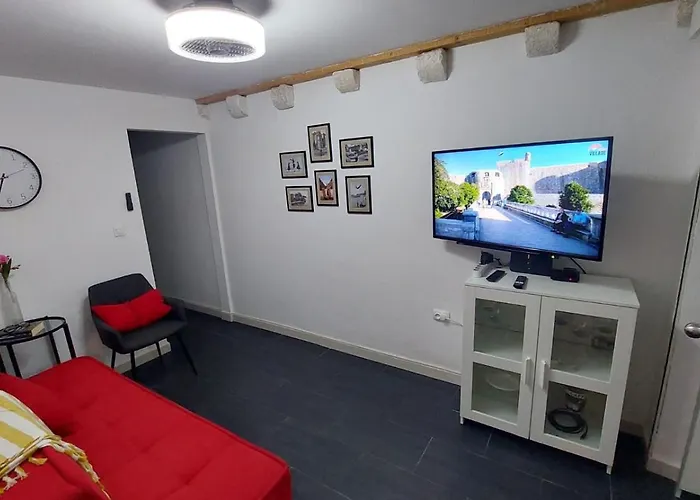 Old By The Sea, Jazz Апартаменты