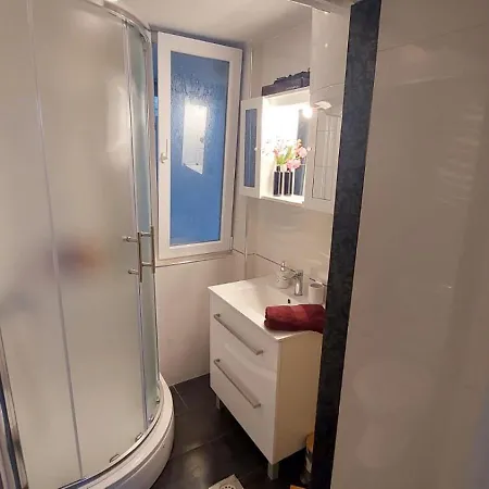 Apartman Old By The Sea, Jazz *